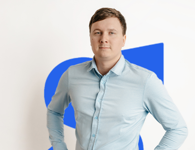 ScaleAds support specialist smiling while helping customers